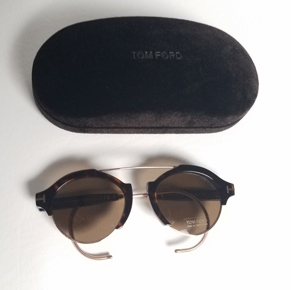Tom Ford Tortoise Shell Sunglasses - Picture 7 of 8